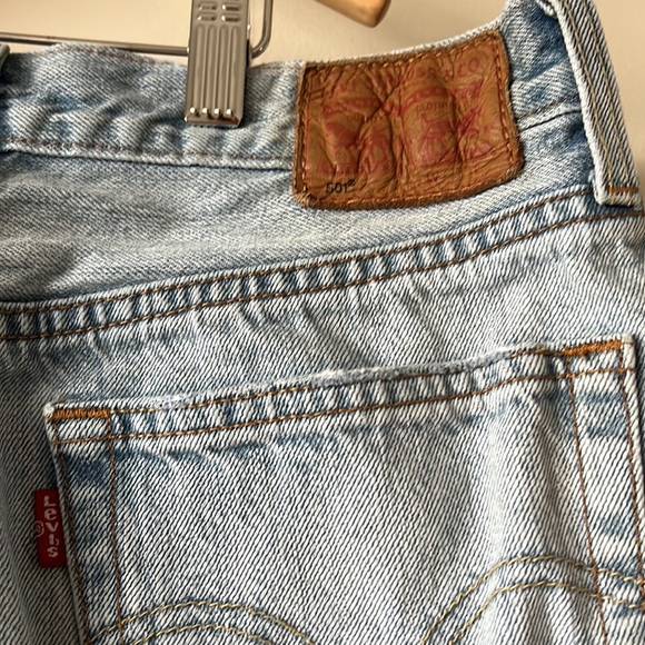 Levi’s Levi Strauss 501 Cutoff Button Fly Distressed Denim Jean Shorts Size 28 - Picture 6 of 8